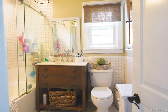 $729,000 | 22 Everett Street, Lynbrook, NY 11563