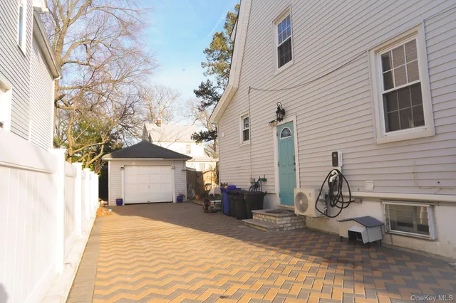 $729,000 | 22 Everett Street, Lynbrook, NY 11563