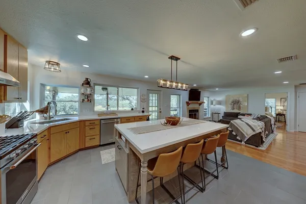 $1,350,000 | 419 Yellowstone Lane, Hunt, TX 78024