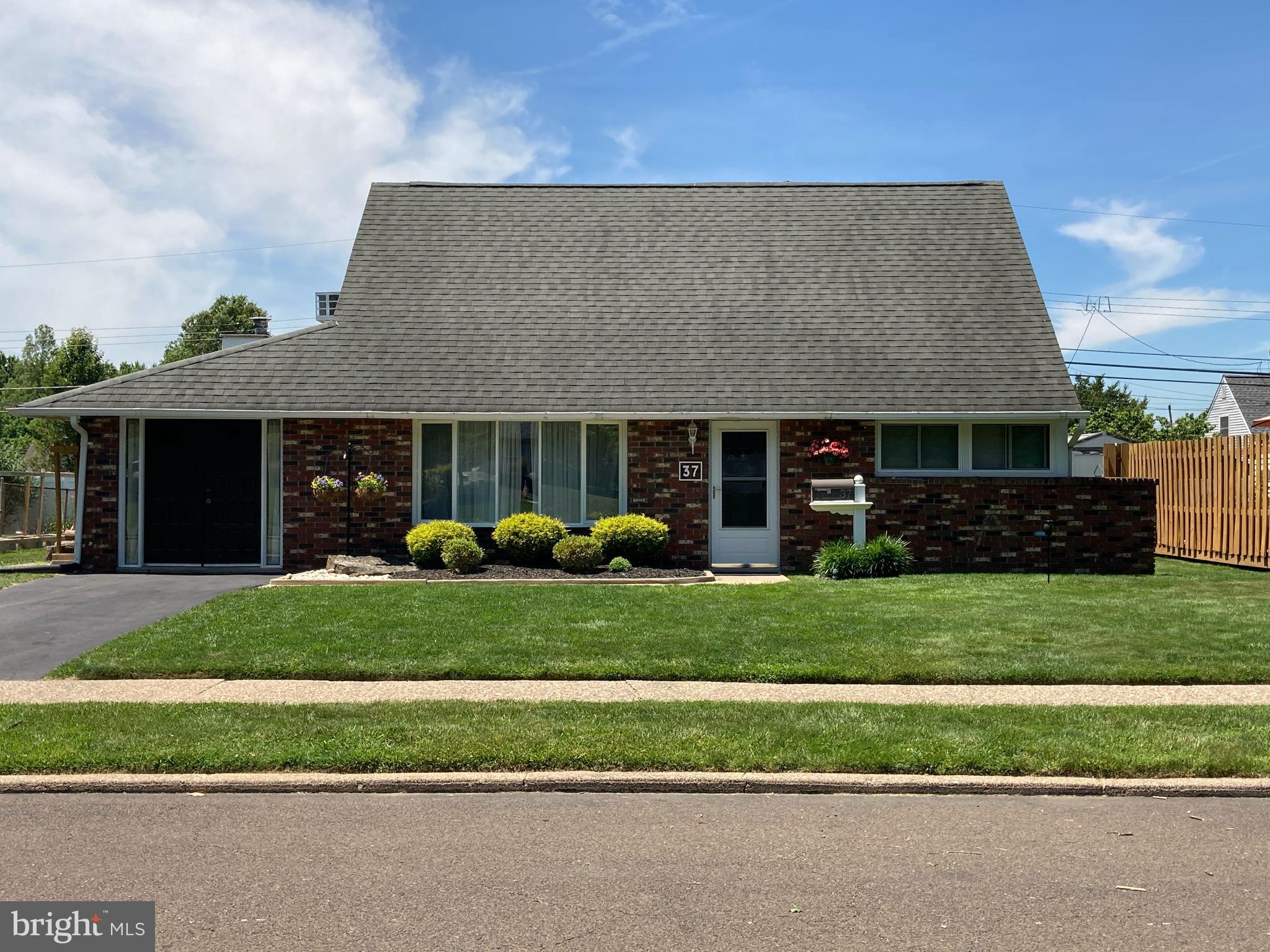 37 Handy Road Levittown, PA 19056 - Photo 1 of 38 Gallery Image 1