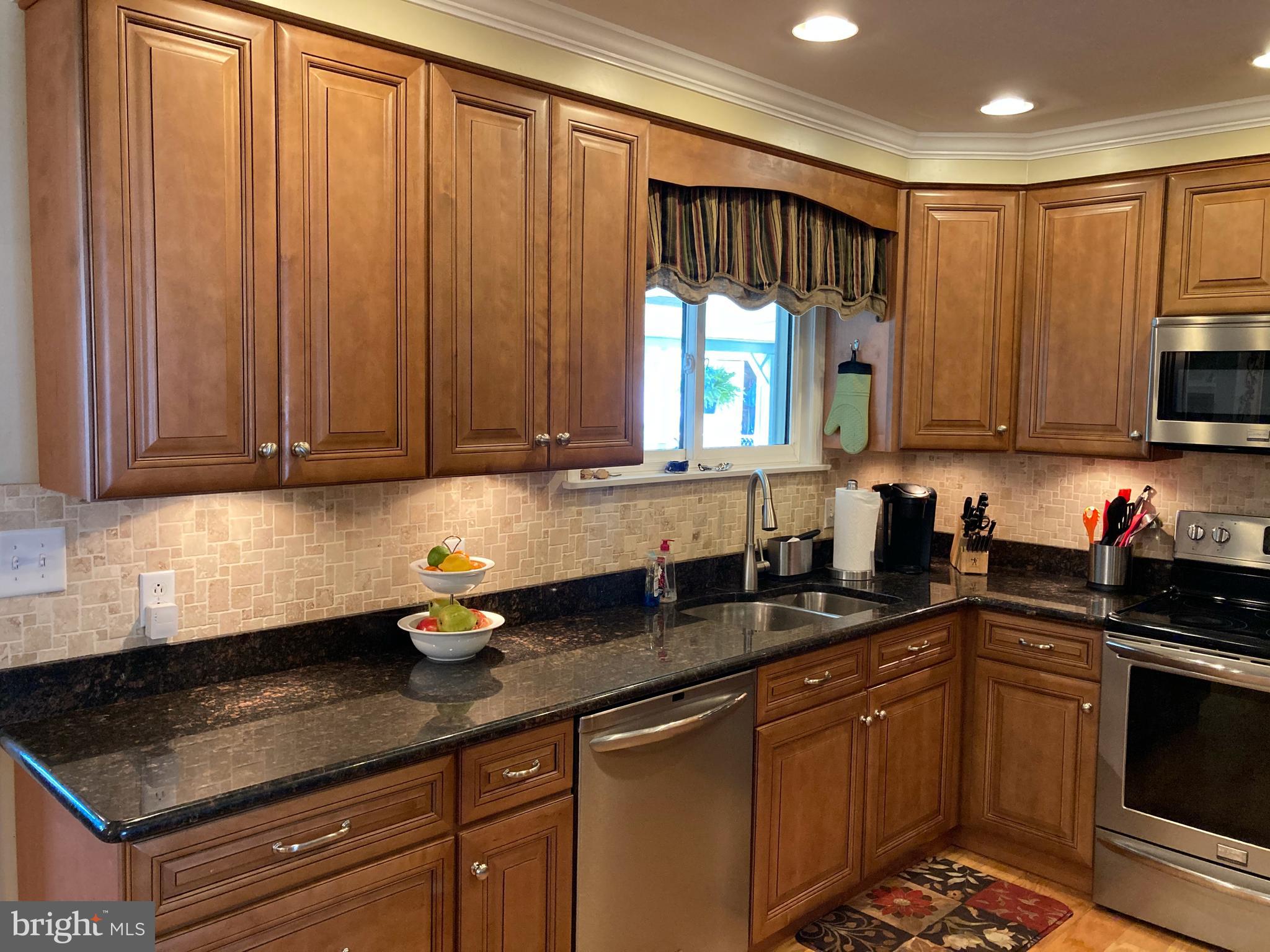 37 Handy Road Levittown, PA 19056 - Photo 11 of 38 Gallery Image 11