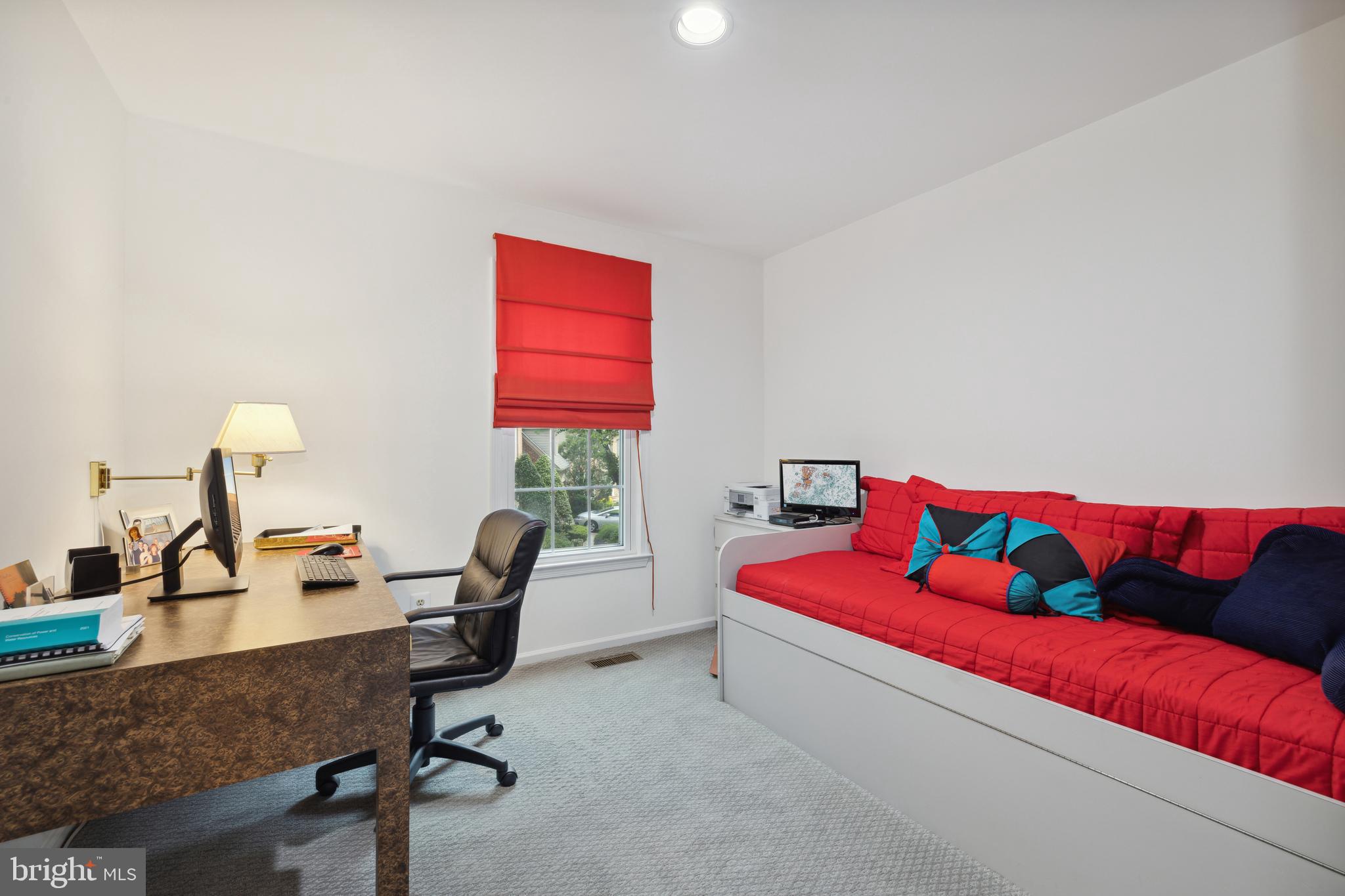 933 Willowleaf Way Potomac, MD 20854 - Photo 18 of 30 Bedroom #4 with built-in furniture