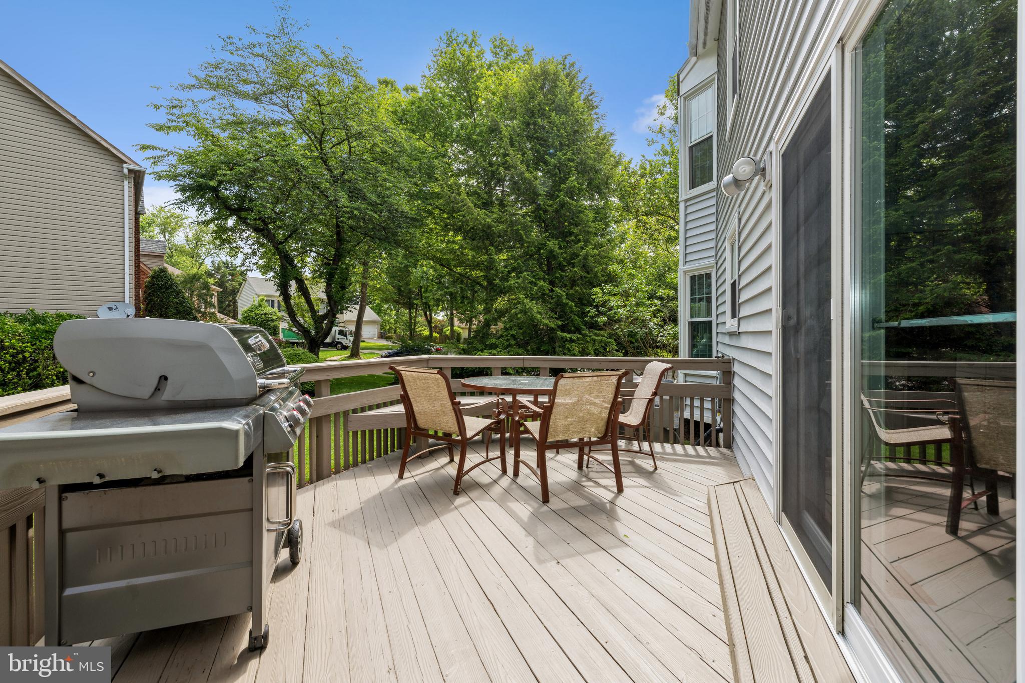 933 Willowleaf Way Potomac, MD 20854 - Photo 10 of 30 Deck