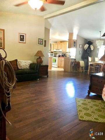 1601 Drew Road, Unit 40 El Centro, CA 92243 - Photo 10 of 22 Gallery Image 10