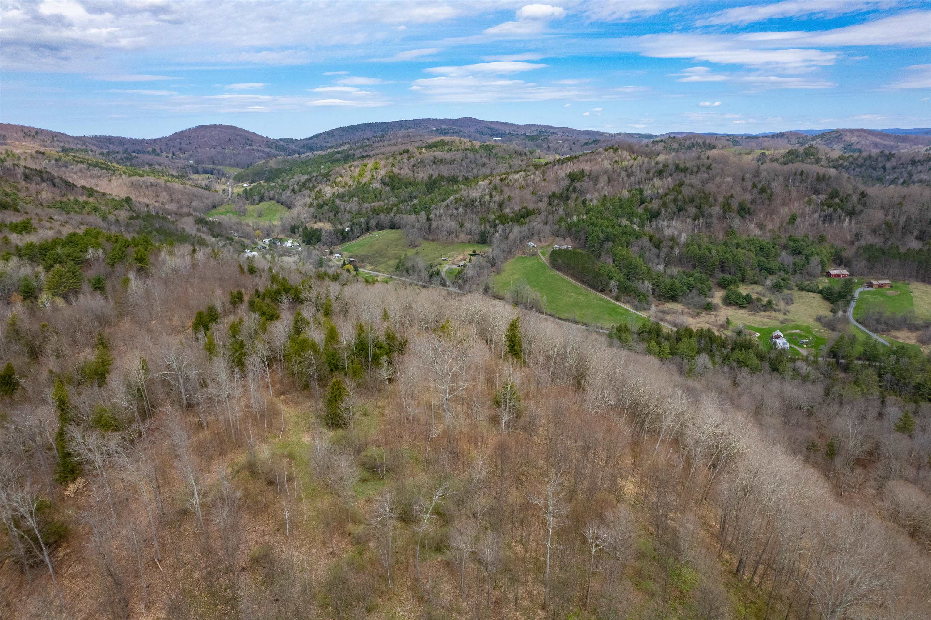 113 Spring Road Tunbridge, VT 05077 - Photo 5 of 16