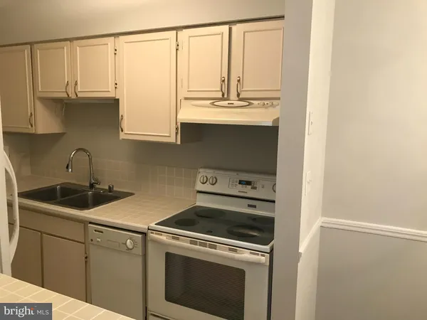 $1,700 | 5911 E Prince James Drive, Unit 25, Springfield, VA 22152