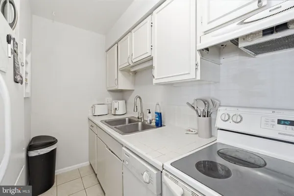 $1,700 | 5911 E Prince James Drive, Unit 25, Springfield, VA 22152