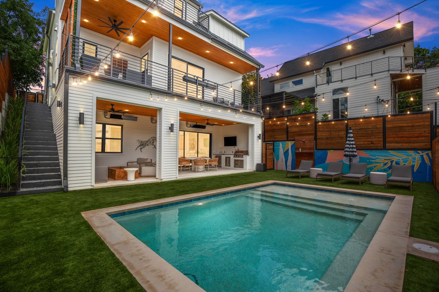 a view of an house with swimming pool