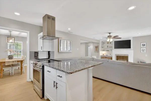 $395,000 | 2920 Sharpview Lane, Dallas, TX 75228