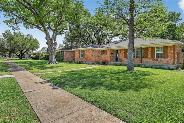 $395,000 | 2920 Sharpview Lane, Dallas, TX 75228