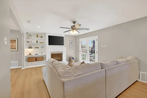 $395,000 | 2920 Sharpview Lane, Dallas, TX 75228