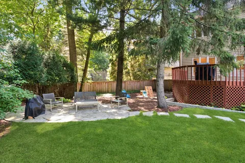 $1,150,000 | 329 Royce Woods Court, Naperville, IL 60565