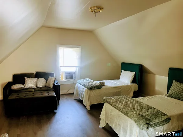 $400,000 | 233 Valley Street, New Haven, CT 06515