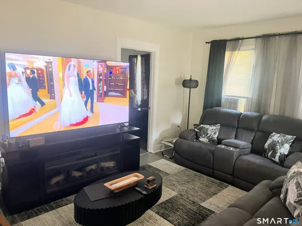 $400,000 | 233 Valley Street, New Haven, CT 06515