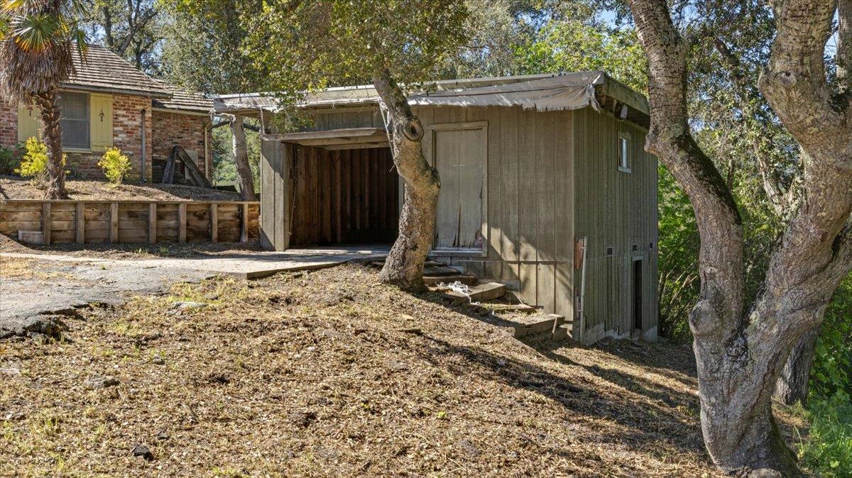 379 Corral De Tierra Road Salinas, CA 93908 - Photo 38 of 47 a view of wooden house