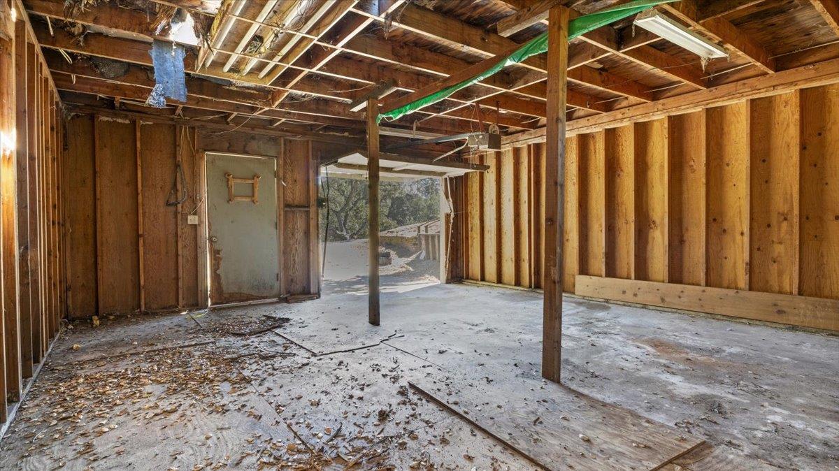 379 Corral De Tierra Road Salinas, CA 93908 - Photo 40 of 47 a view of an empty room