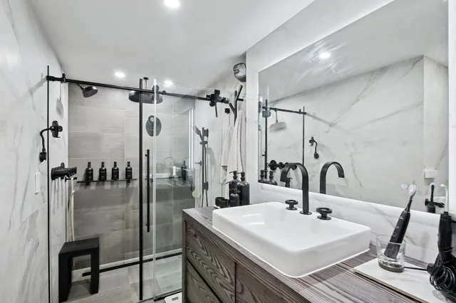 $679,000 | 222 Grand Street, Unit 3J, Hoboken, NJ 07030