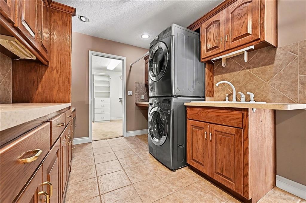 15555 North Moonlight Road Olathe, KS 66061 - Photo 21 of 57