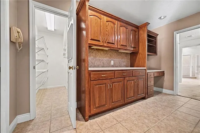 $949,950 | 15555 North Moonlight Road, Olathe, KS 66061