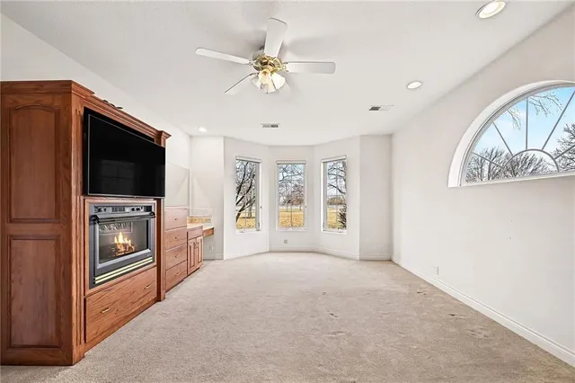 $949,950 | 15555 North Moonlight Road, Olathe, KS 66061