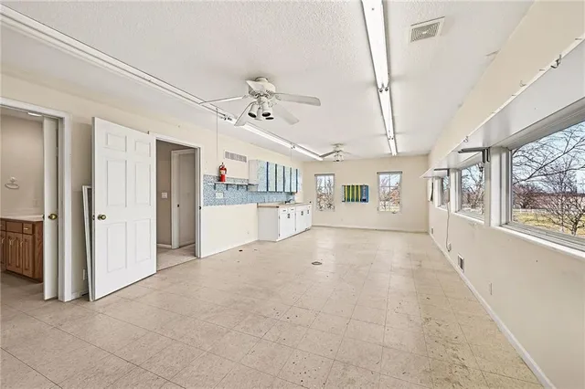 $949,950 | 15555 North Moonlight Road, Olathe, KS 66061