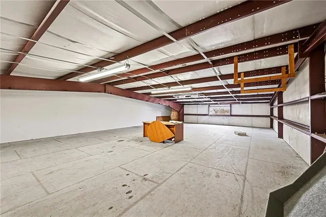 $949,950 | 15555 North Moonlight Road, Olathe, KS 66061