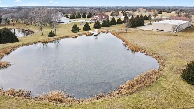 $949,950 | 15555 North Moonlight Road, Olathe, KS 66061