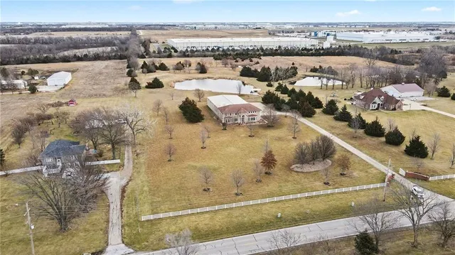 $949,950 | 15555 North Moonlight Road, Olathe, KS 66061