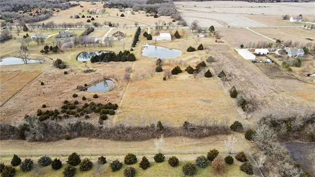 $949,950 | 15555 North Moonlight Road, Olathe, KS 66061