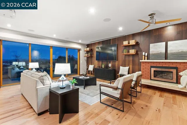 $2,400,000 | 2083 Magnolia Way, Walnut Creek, CA 94595