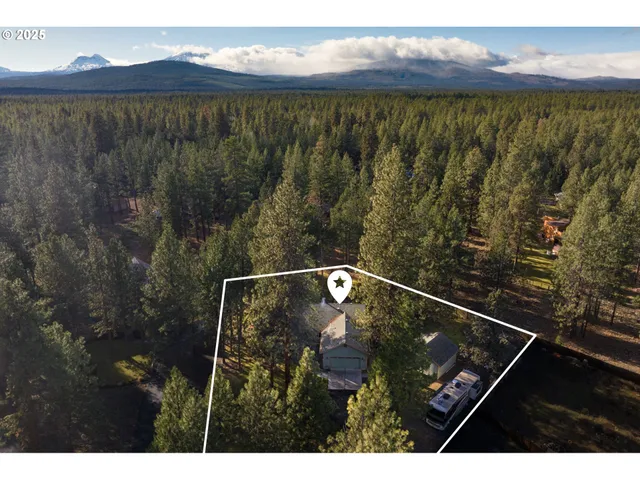 a view of sky from balcony