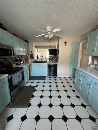 $210,000 | 98 Southwest Pepper Tree Lane, Topeka, KS 66611