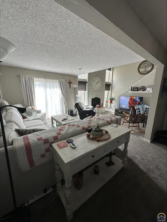 $210,000 | 98 Southwest Pepper Tree Lane, Topeka, KS 66611
