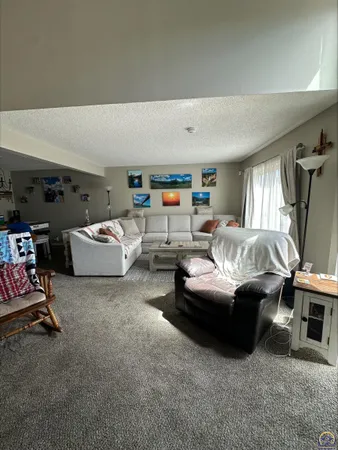 $210,000 | 98 Southwest Pepper Tree Lane, Topeka, KS 66611