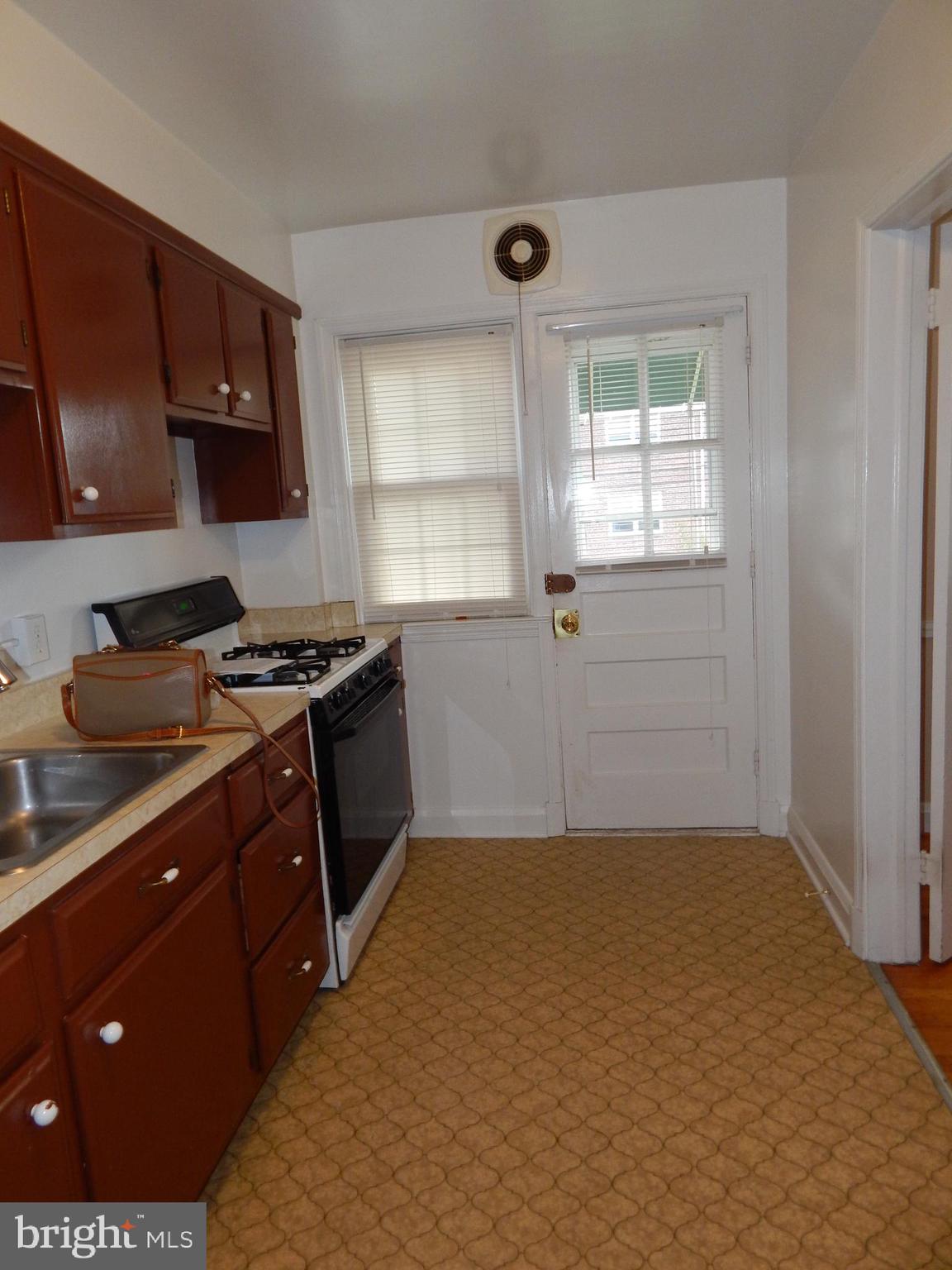 105 Regester Avenue Baltimore, MD 21212 - Photo 11 of 28 Kitchen