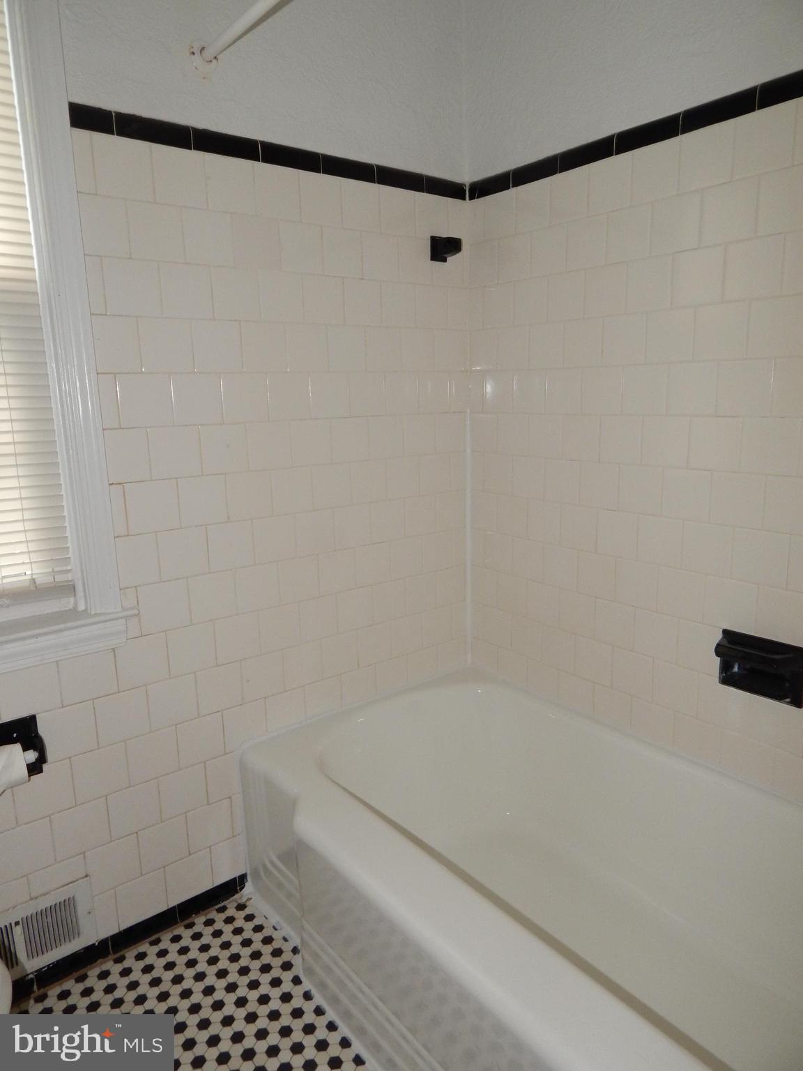 105 Regester Avenue Baltimore, MD 21212 - Photo 17 of 28 2nd Fl Full Bath