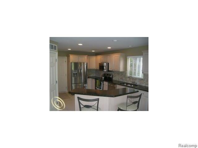 6528 Turtle Walk, Unit 9 Clarkston, MI 48346 - Photo 5 of 10