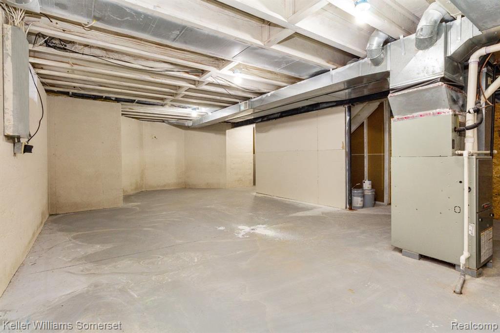 6565 Springborn Road East China, MI 48054 - Photo 41 of 48