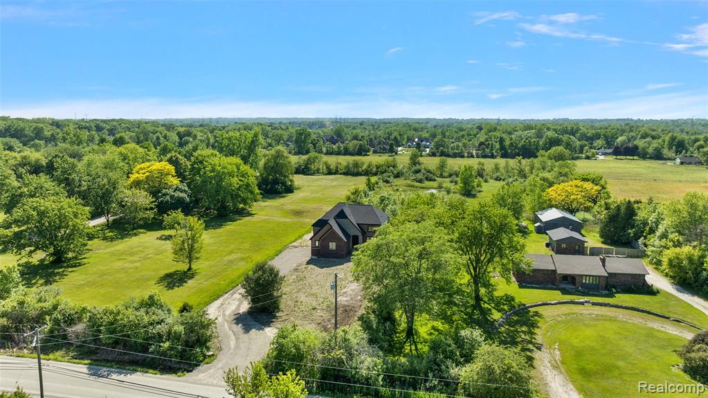 60637 Schoenherr Road Washington, MI 48094 - Photo 6 of 28 Gallery Image 6
