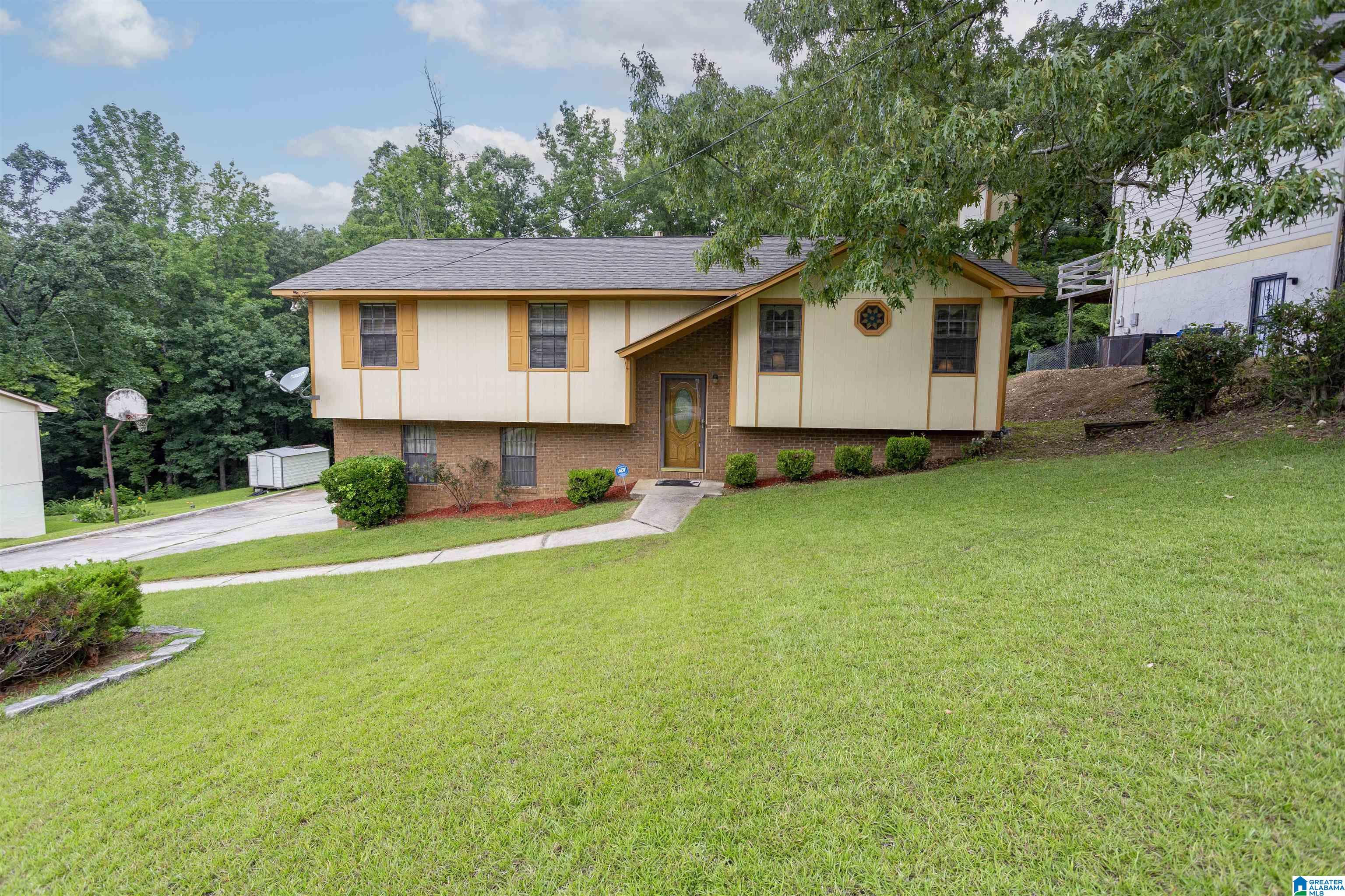 609 Live Oak Circle Fairfield, AL 35064 - Photo 5 of 28