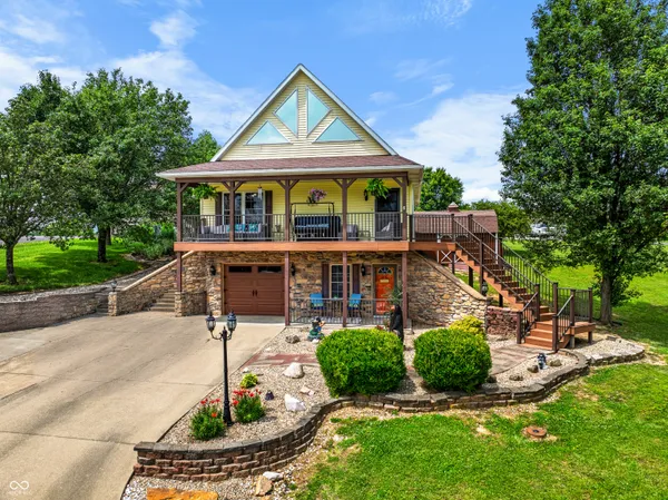 $355,000 | 8814 West Meadows Drive, Eckerty, IN 47116