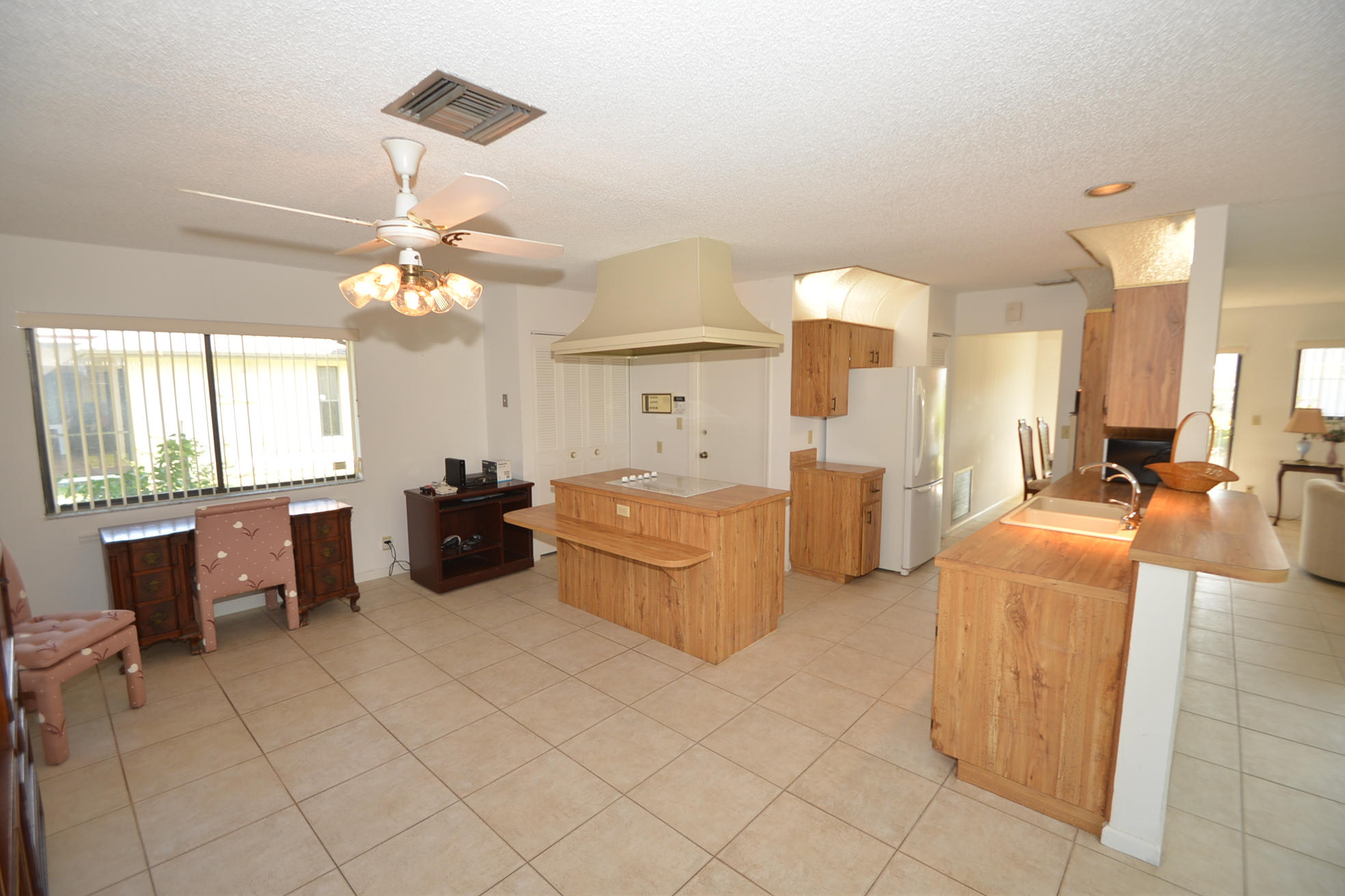 6285 Timberlakes Way Delray Beach, FL 33484 - Photo 7 of 22 DSC_2905