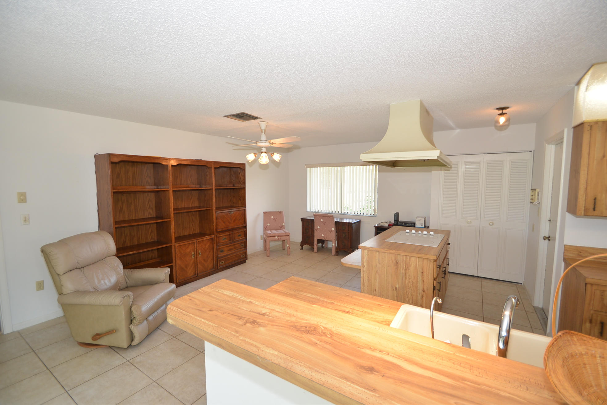 6285 Timberlakes Way Delray Beach, FL 33484 - Photo 8 of 22 DSC_2907