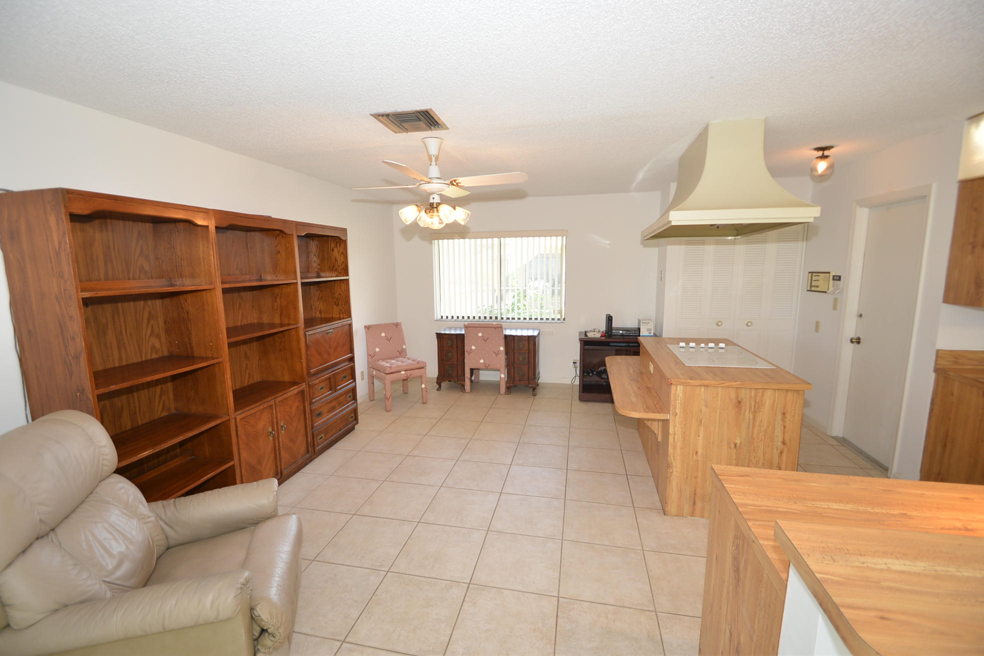 6285 Timberlakes Way Delray Beach, FL 33484 - Photo 9 of 22 DSC_2908