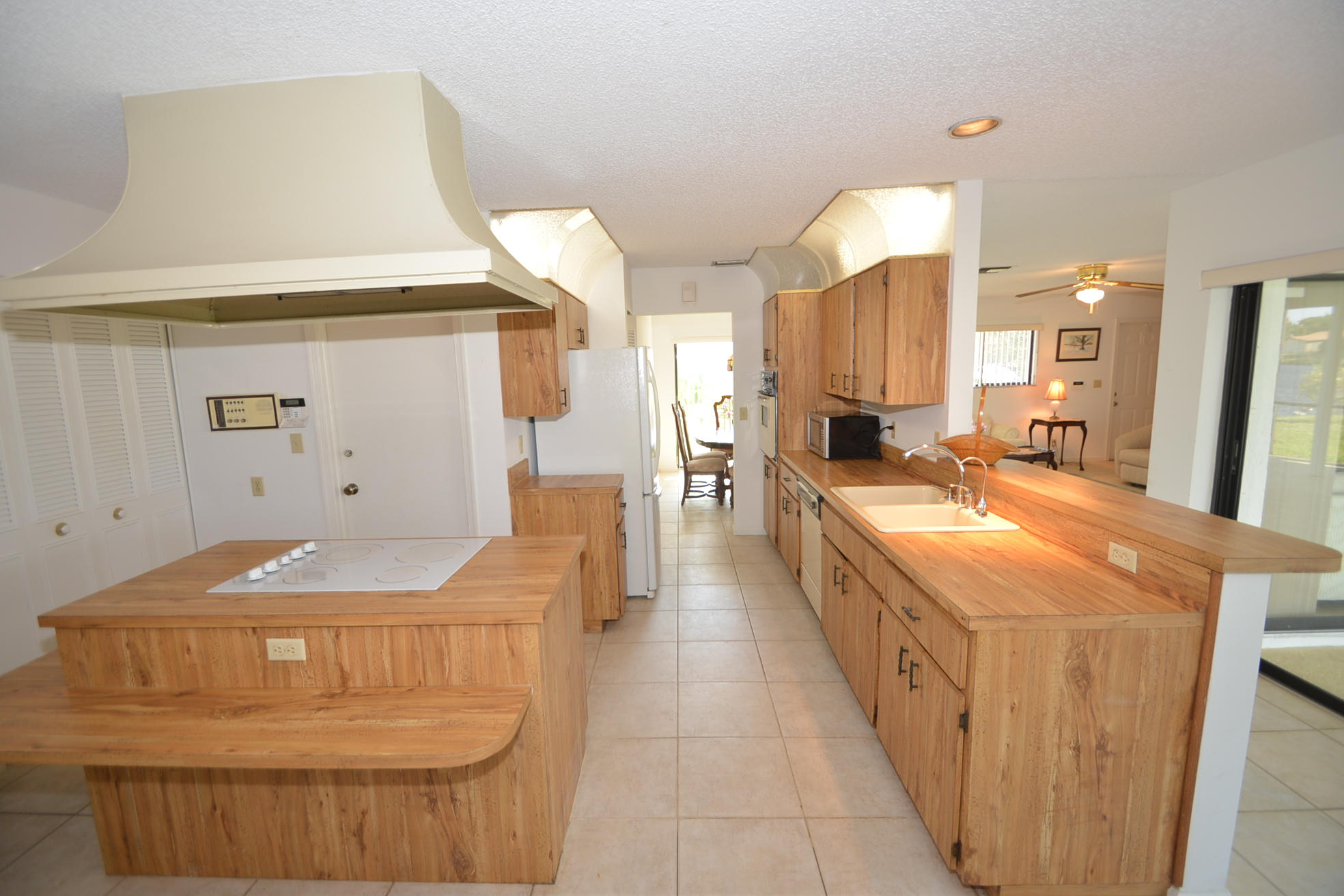 6285 Timberlakes Way Delray Beach, FL 33484 - Photo 10 of 22 DSC_2909