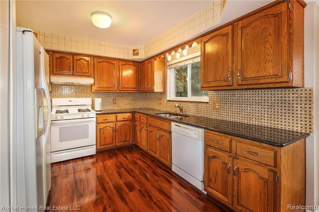 3645 Old Tree Court Rochester Hills, MI 48309 - Photo 9 of 48