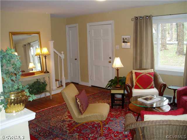 8925 Elm Road Richmond, VA 23235 - Photo 3 of 12 Living Room