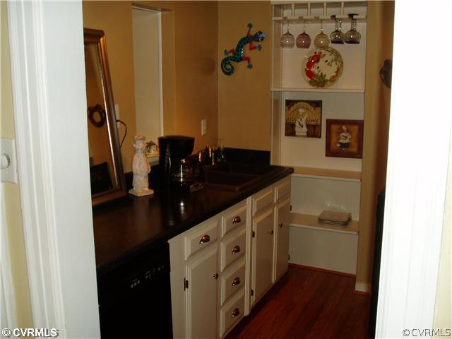 8925 Elm Road Richmond, VA 23235 - Photo 6 of 12 Kitchen