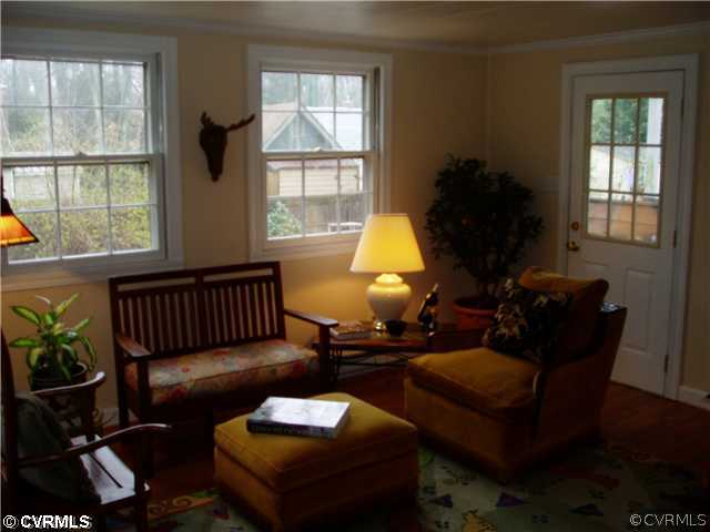 8925 Elm Road Richmond, VA 23235 - Photo 8 of 12 Den/Family/Great Room