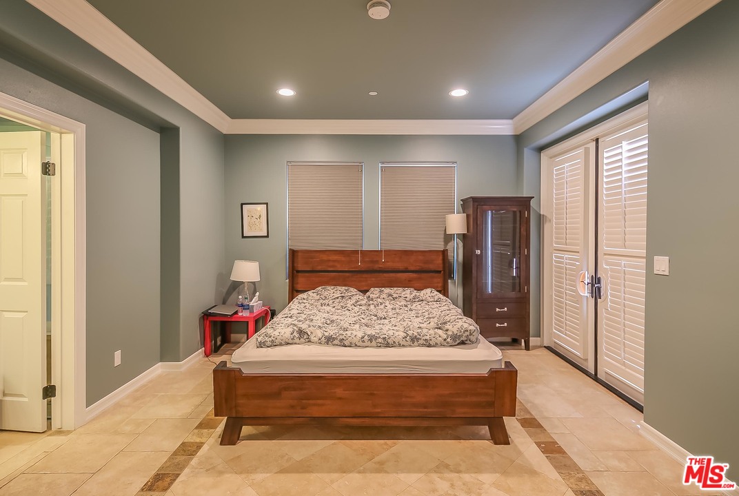 Shade Tree Irvine, CA 92603 - Photo 15 of 47